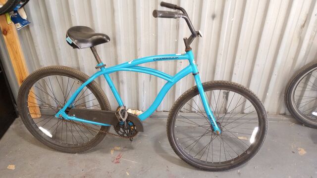 Sky blue single-speed cruiser